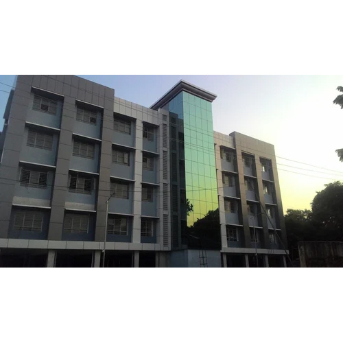 6mm HPL Interior Wall Cladding - 5 mm Thickness, Brown Color, Matte Finish | HPL Material, Standard Size, Density 1.35 g/cm³