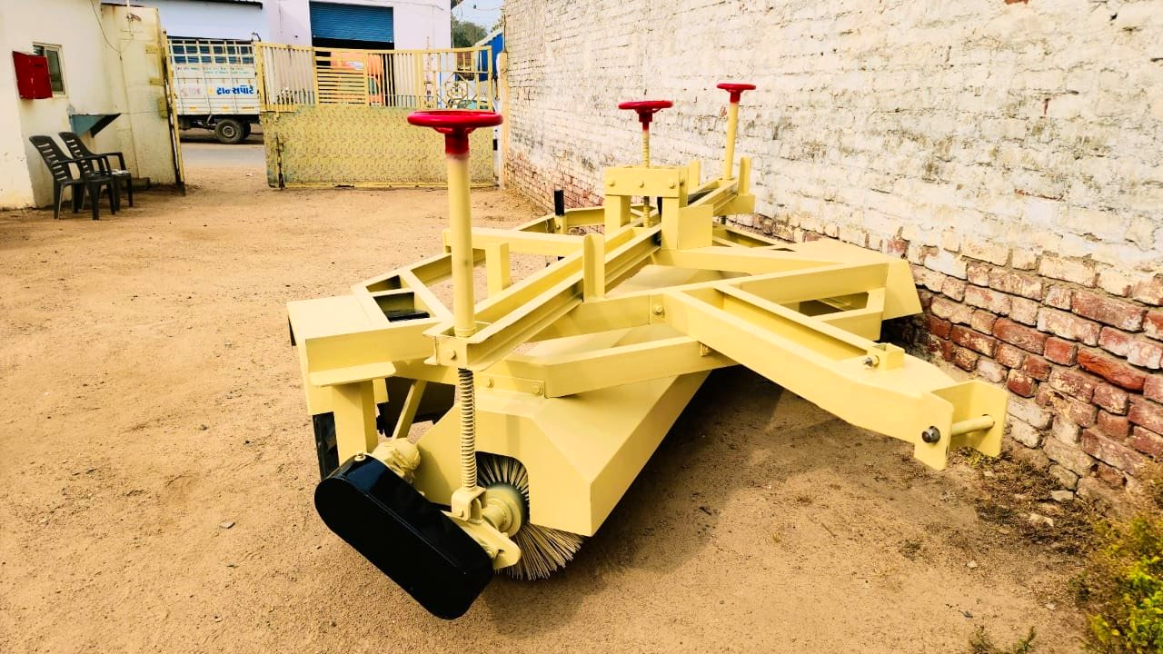 Hydraulic Broomer - Product Type: Road Cleaning