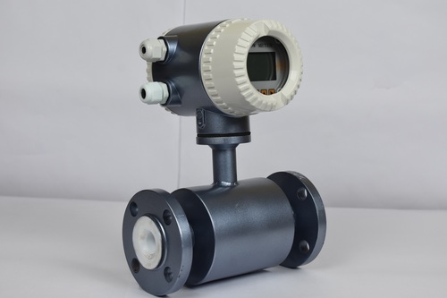 Electromagnetic Water Flow Meter - Stainless Steel, 220 Power Supply , 0.5 Accuracy, Digital Display , Ideal for ETP/STP & Ground Water Monitoring