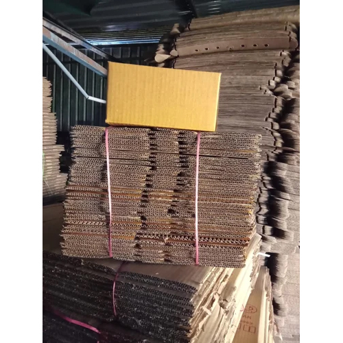 Courier Packaging Corrugated Box - Corrugated Board Paper, Customizable Size, Brown Color, Suitable for Items Under 5 Kg