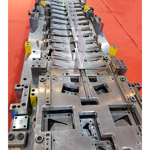 XL-9870 Metal Mould - Silver, Customizable Size | Durable Metal for Industrial Applications