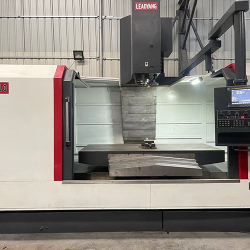 Taiwan Leadyang Vertical Machining Center - MS Material, Silver Color | High Performance, Automated Operation with Frequency Speed Control, 2-5 Year Warranty