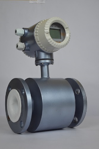 Digital Electromagnetic Flow Meters - Accuracy: 0.5  %