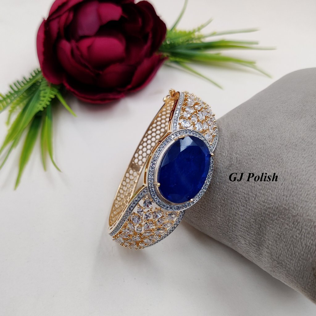Dazzle Ad Doublet Bracelet - Gender: Women