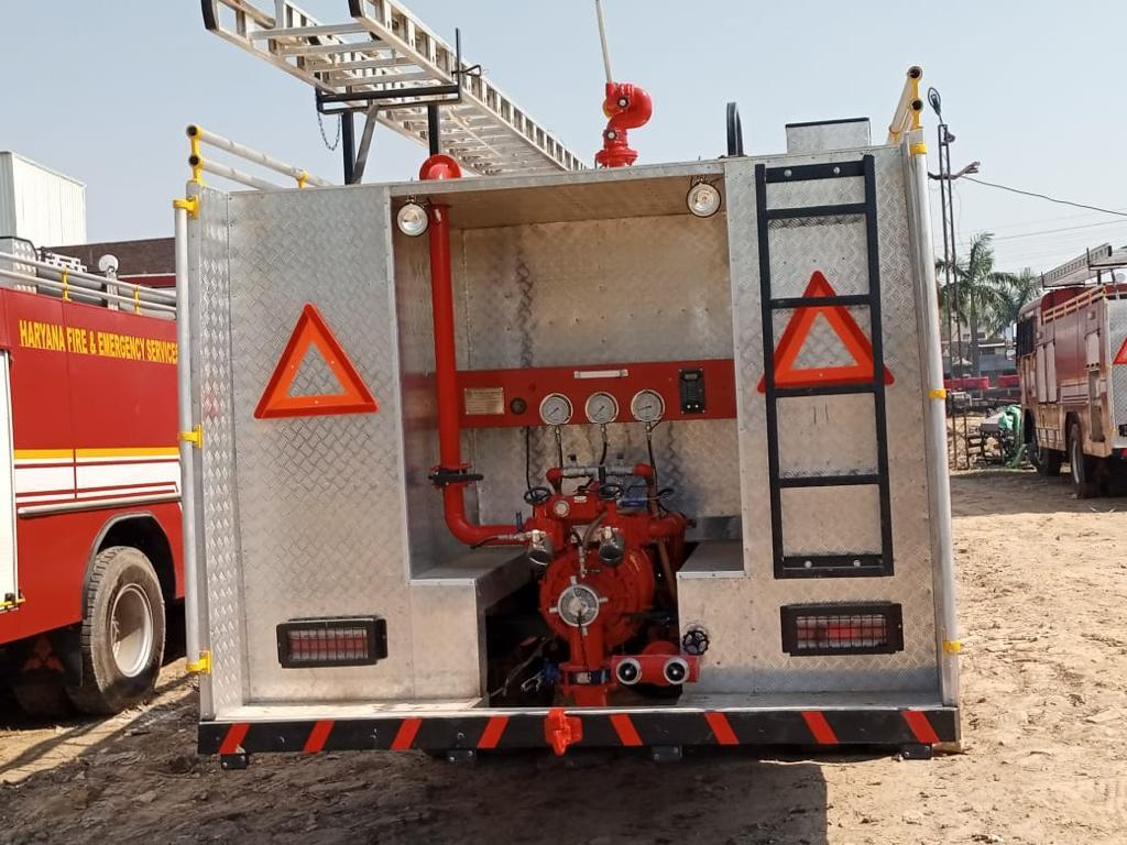 Water Tender Type B - Color: Fire Red
