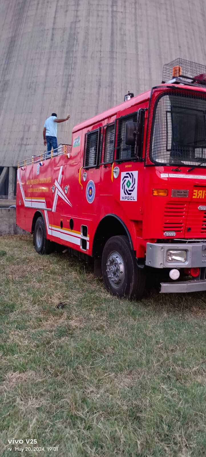 Dcp Tender - Metal, 4500x2100x2200mm, Fire Red | 250-1000 Kg Capacity, Diesel, 180 Hp, Fire Safety Use, Asme Code Compliant