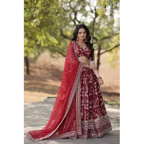 Lehenga Choli Set In Rich Silk Fabric - Color: Red