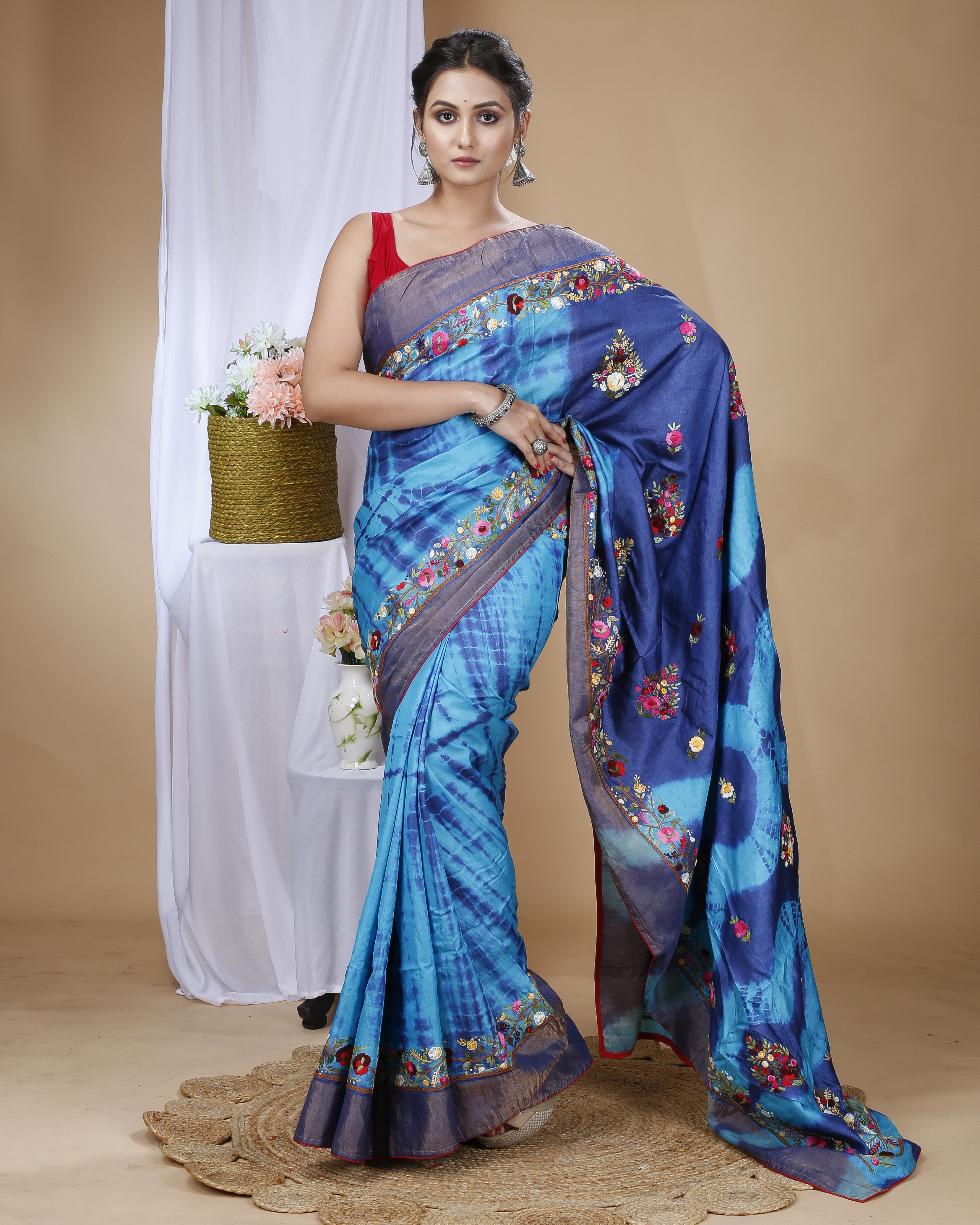 Tussar Shibhori With Parshi Stich - Design: Traditional Indian