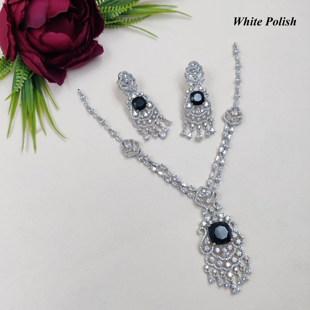 Sparkling & Sophisticated Ad Necklace With Stunning Earrings - Gender: Women