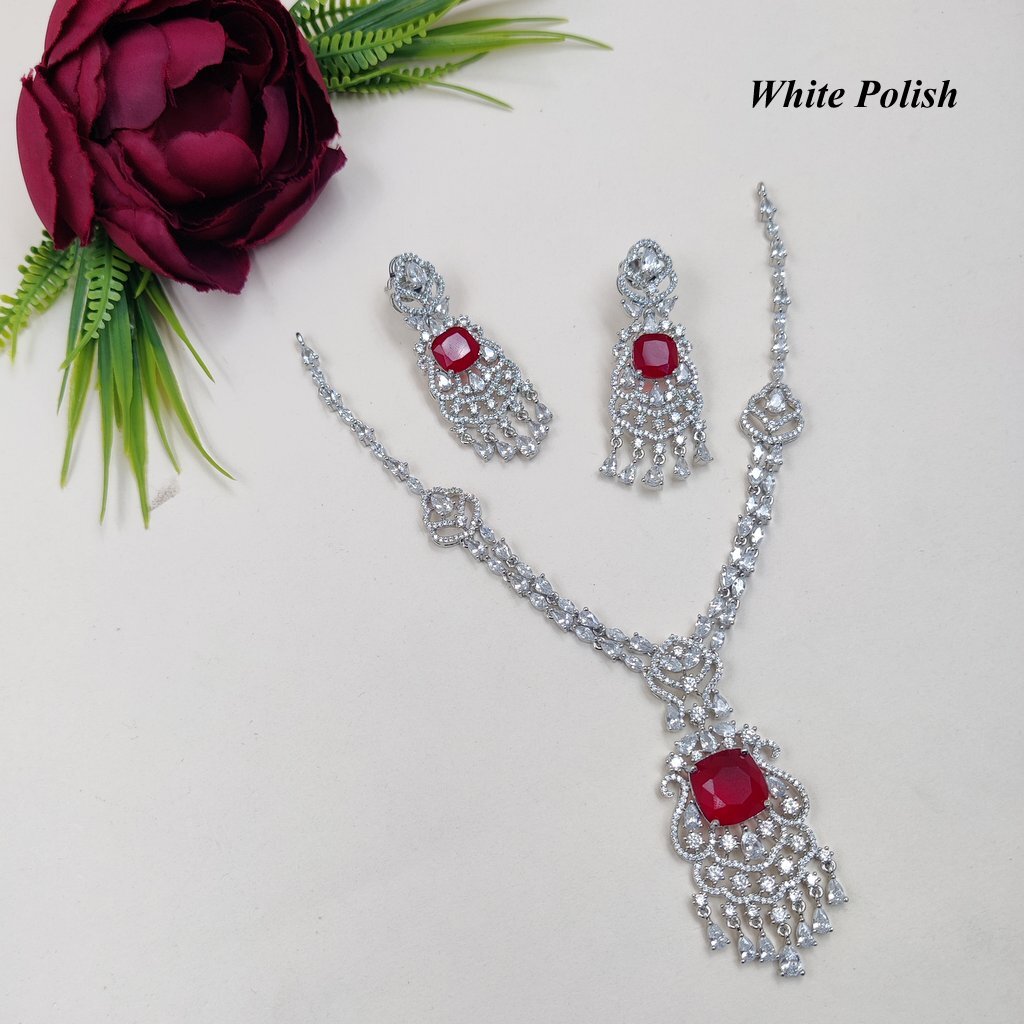 Sparkling & Sophisticated Ad Necklace With Stunning Earrings - Gender: Women