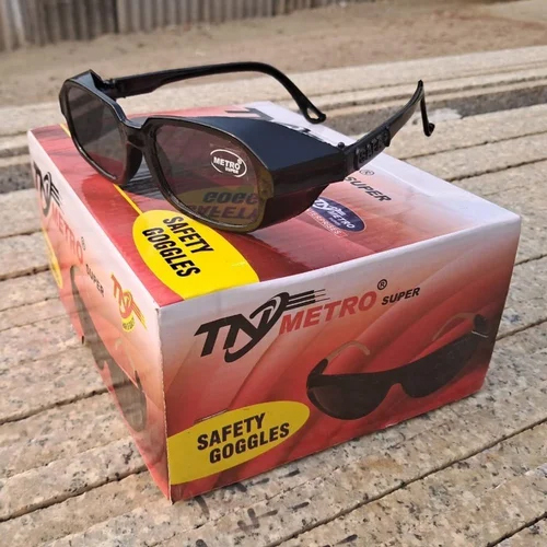 Black Welding Goggle - Polycarbonate Material, Multiple Sizes Available, Customizable Color | Industrial Use, Sleek Black Design