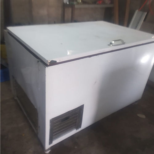 Chest Freezer - Color: White