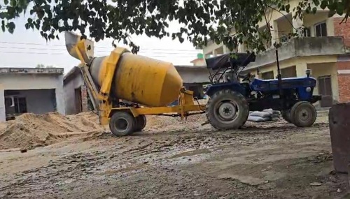 Self Loading Mobile Concrete Mixer