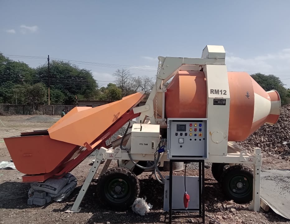 Self Loading Mobile Concrete Mixer