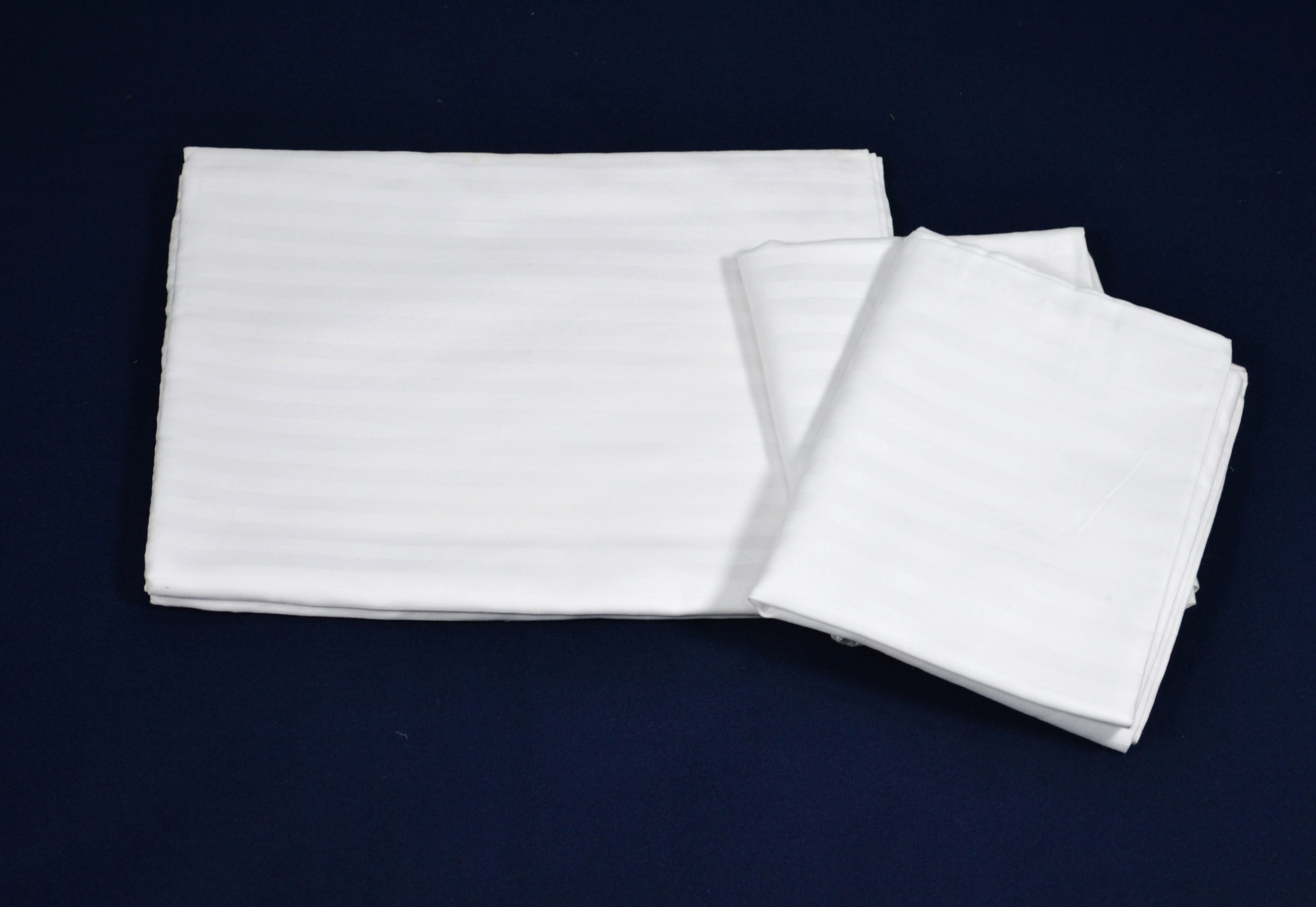 210 TC White Hotel Bed Sheet