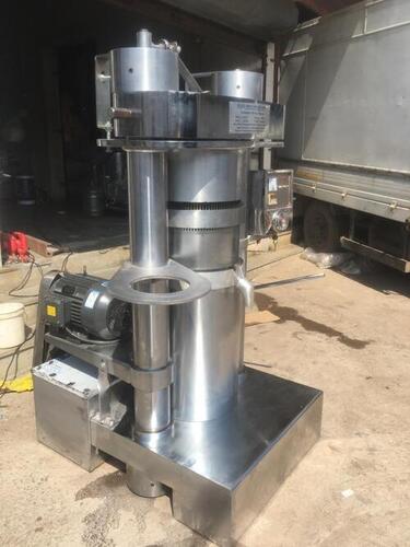 CASHEW HYDRAULIC OIL PRESS MACHINE