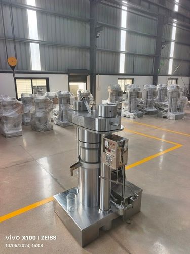 CASTOR SEED HYDRAULIC OIL PRESS MACHINE