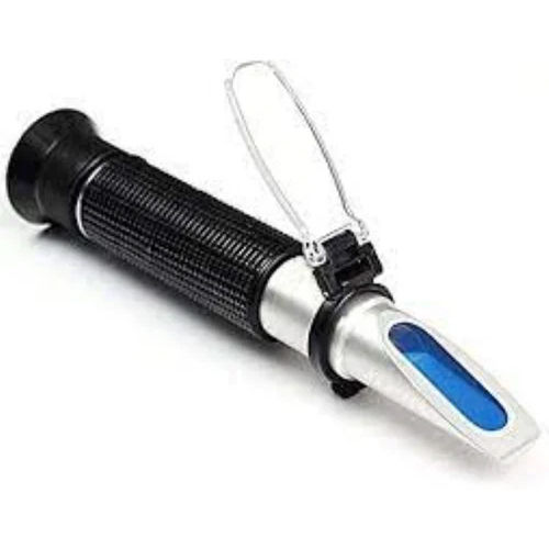 Erma Hand Refractometer - Color: Black