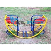 Playground Mild Steel Rocking Boat - Frp Material, Customized Size For Kids 5-12 Years , Manual Function With Safety Features