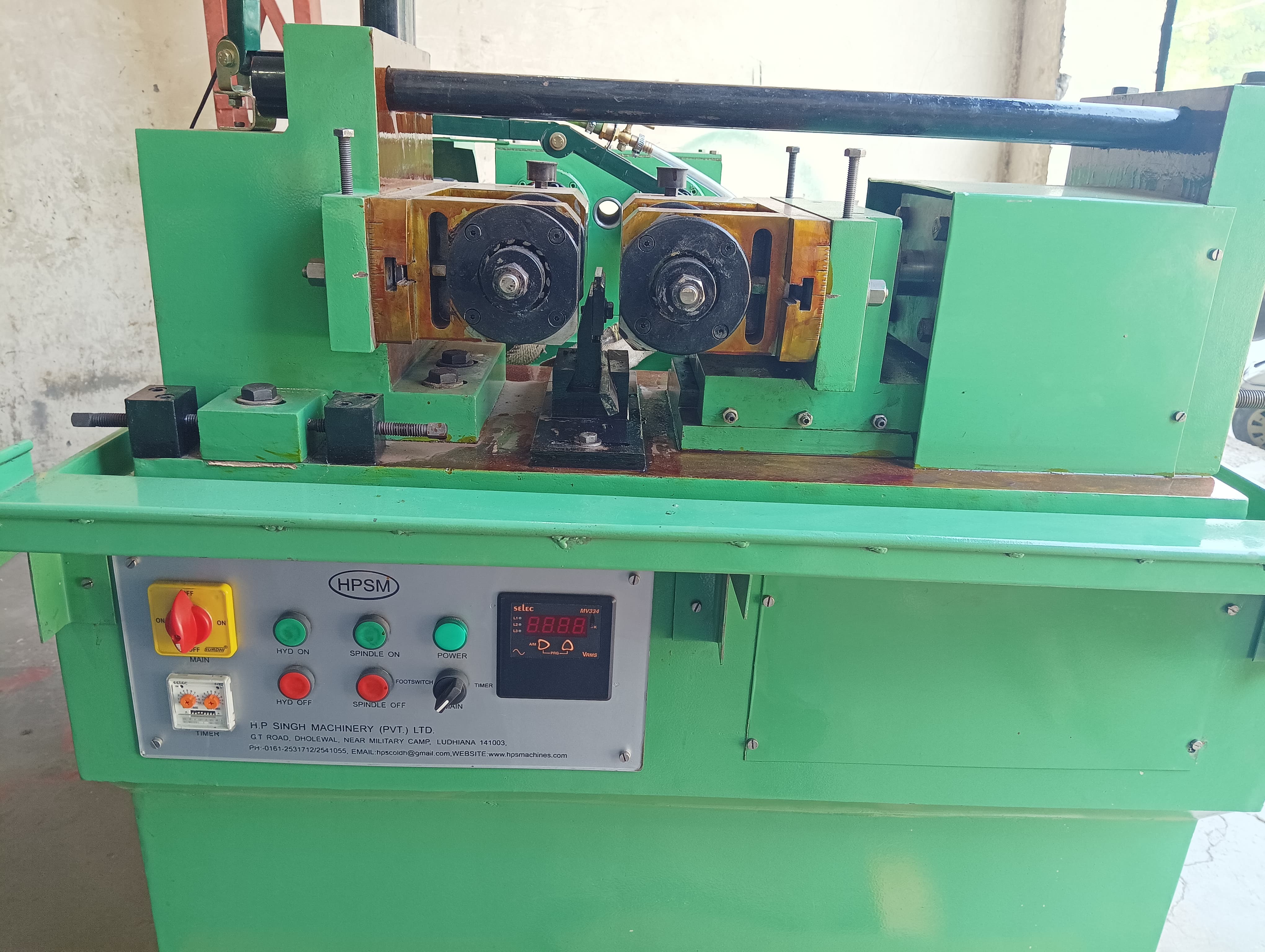 White And Blue Hydraulic Thread Rolling Machine