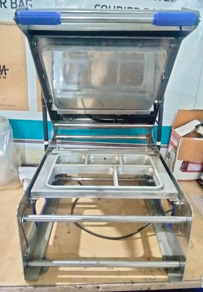Square Box Sealing Machine Rct-101 - Automatic Grade: Manual