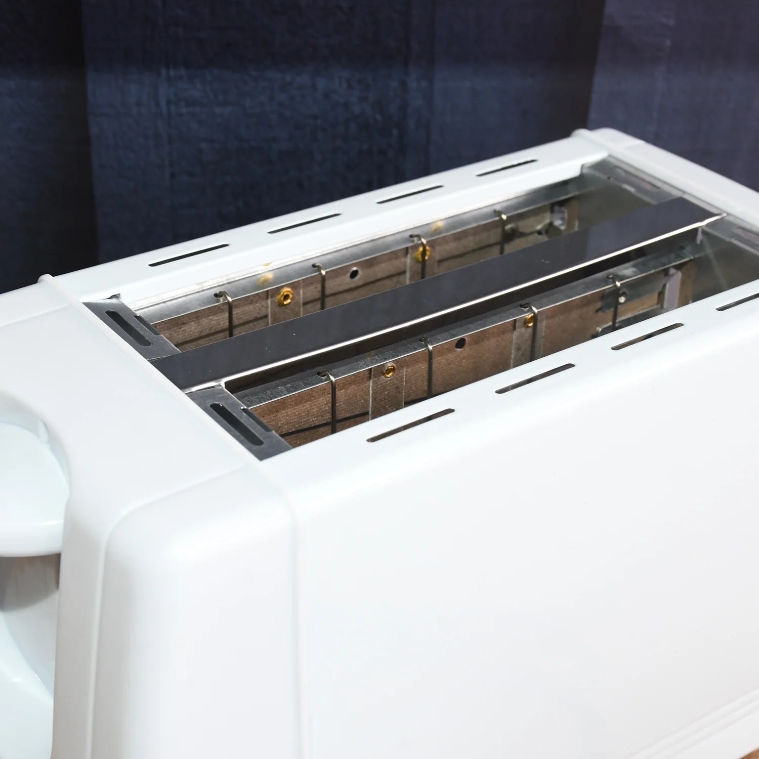 Electric Toaster Machine (650 Watt) - Color: Multi