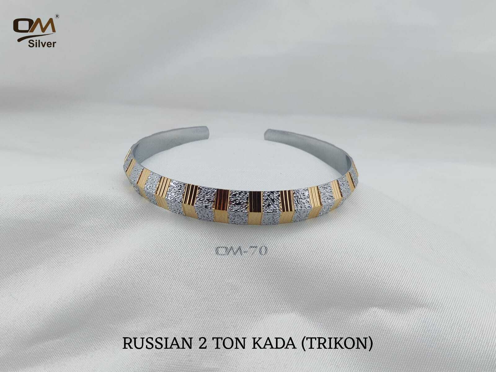 Silver Russian Men Kada - 2.4 To 2.12 Inches | Striking Fur, Captivating Green Eyes, Affectionate Companion For Joy And Laughter