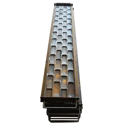 Precast Iron Wall Mould