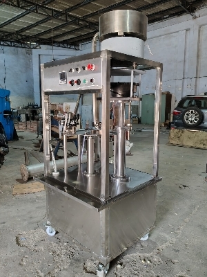 18BPM SS Heavy Duty Rotary Soda Bottle Filling Machine