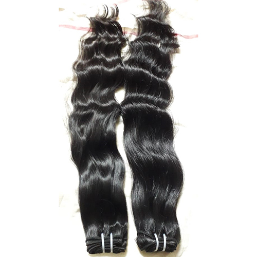 काले लहराते बाल