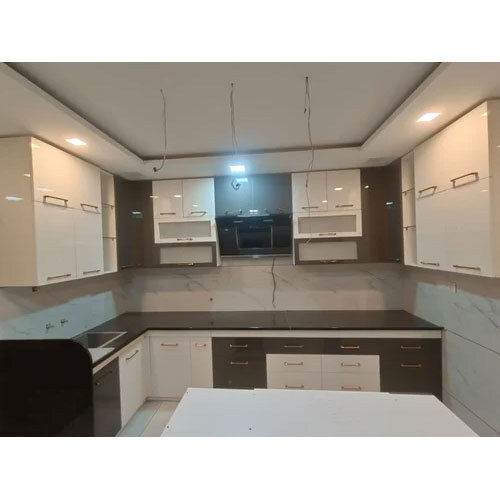 Wooden Modular Kitchen In Indore - Assembly: Carpenter Assembly