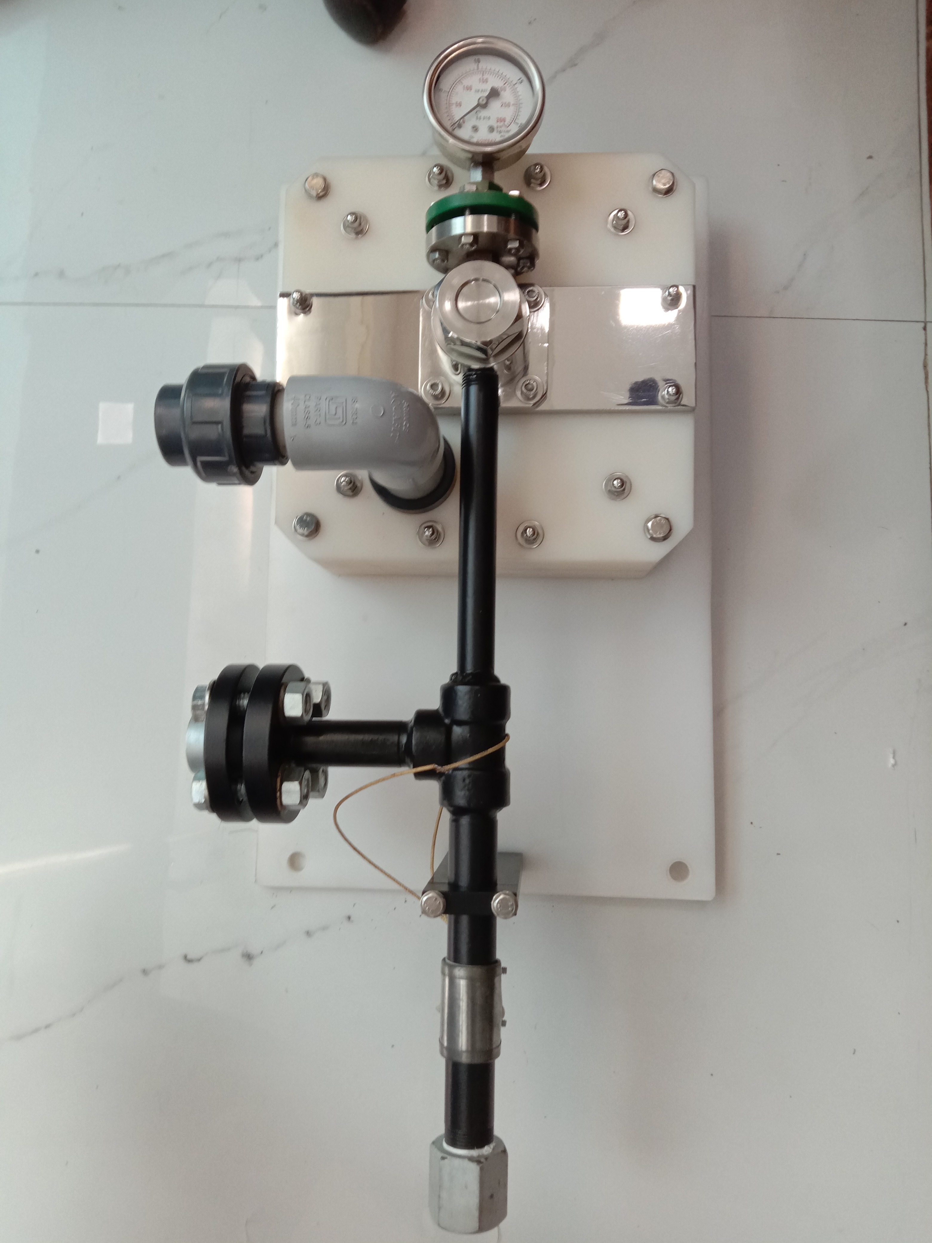 Gravity Feed Chlorinator - Accuracy: 2 %