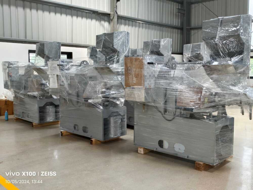 Screw Oil Press Machine - Automatic Grade: Automatic