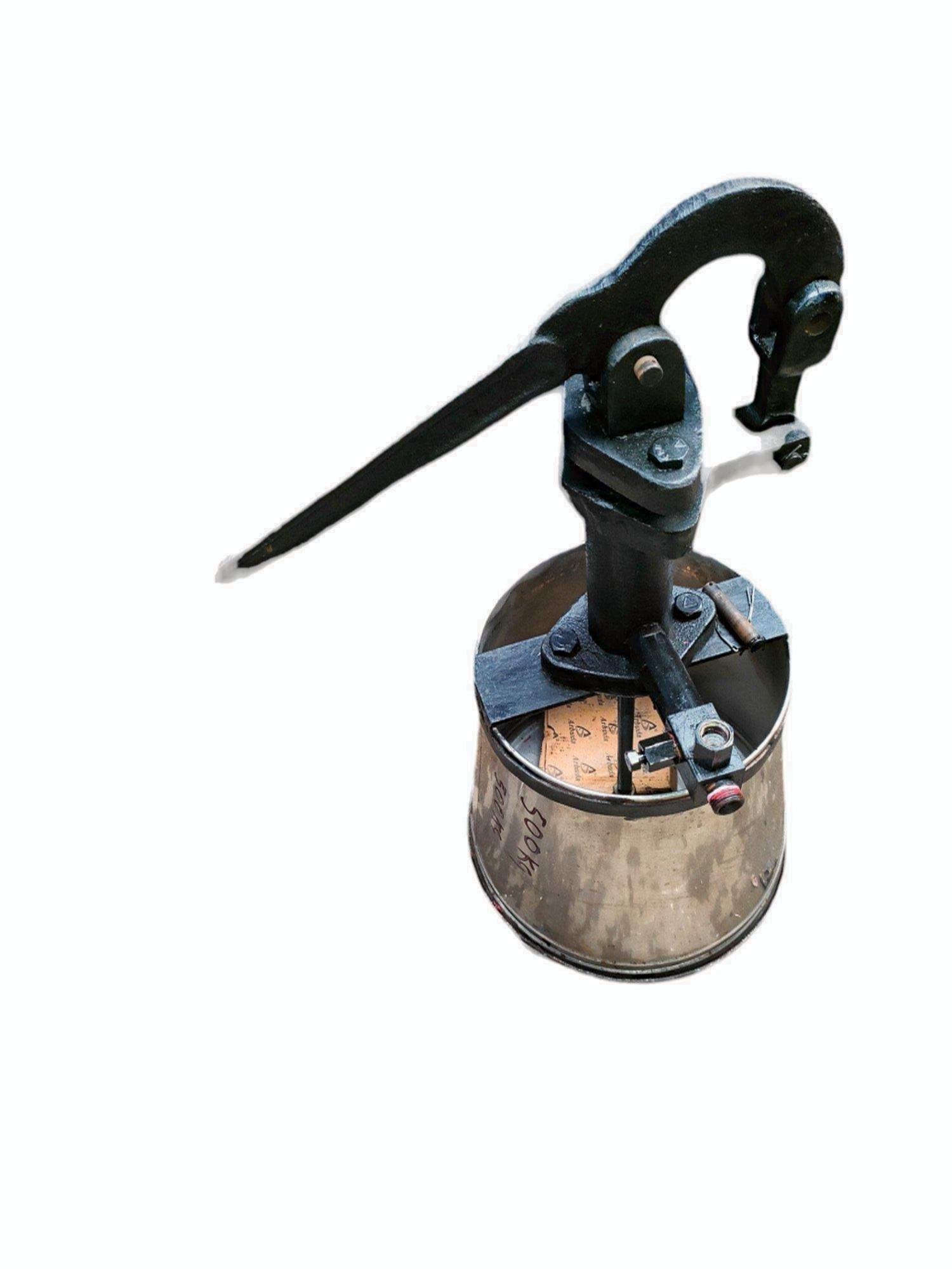 Manual hydro test pump