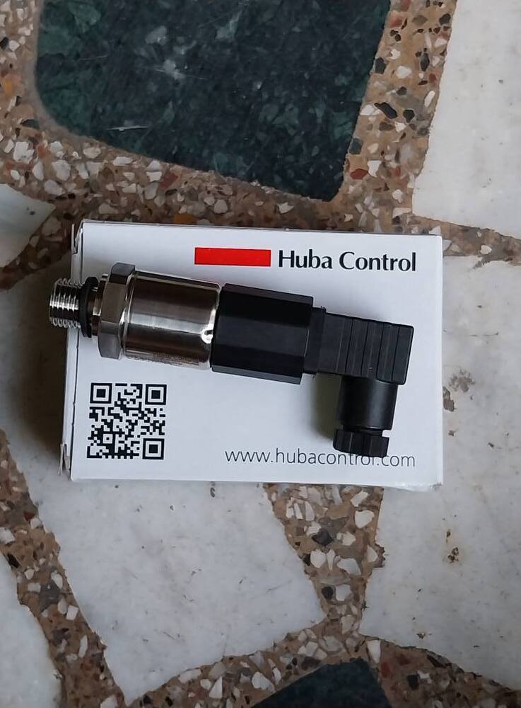 Huba Pressure Transmitter Model 528.W Range 0-2 Bar - Color: White