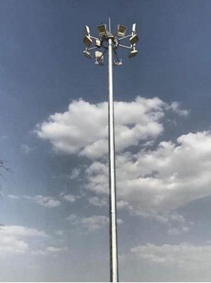 High mast lighting pole