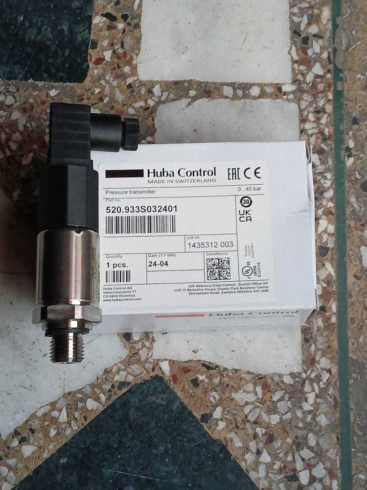 Huba Control Pressure Transmitter Part No 520.933s032401 Range 0-40 Bar - Color: White