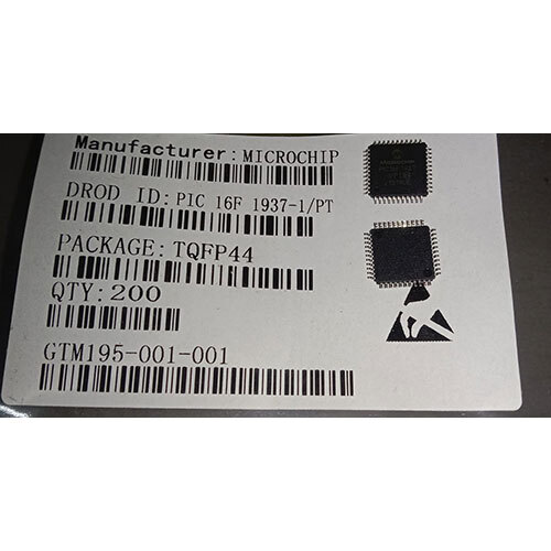 Pt-01 Microchip Microcontroller - Color: Black