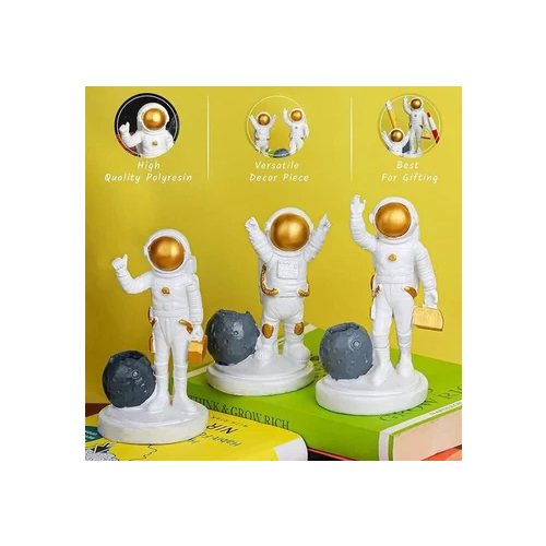 The Earth Store Miniature Toys Showpiece