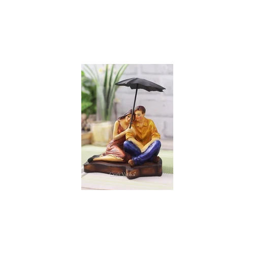 Resin Romantic Love Couple Statue - Color: Multicolor