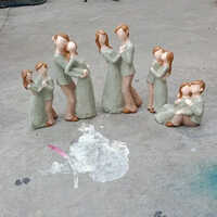 Resin Modern Couple Statue