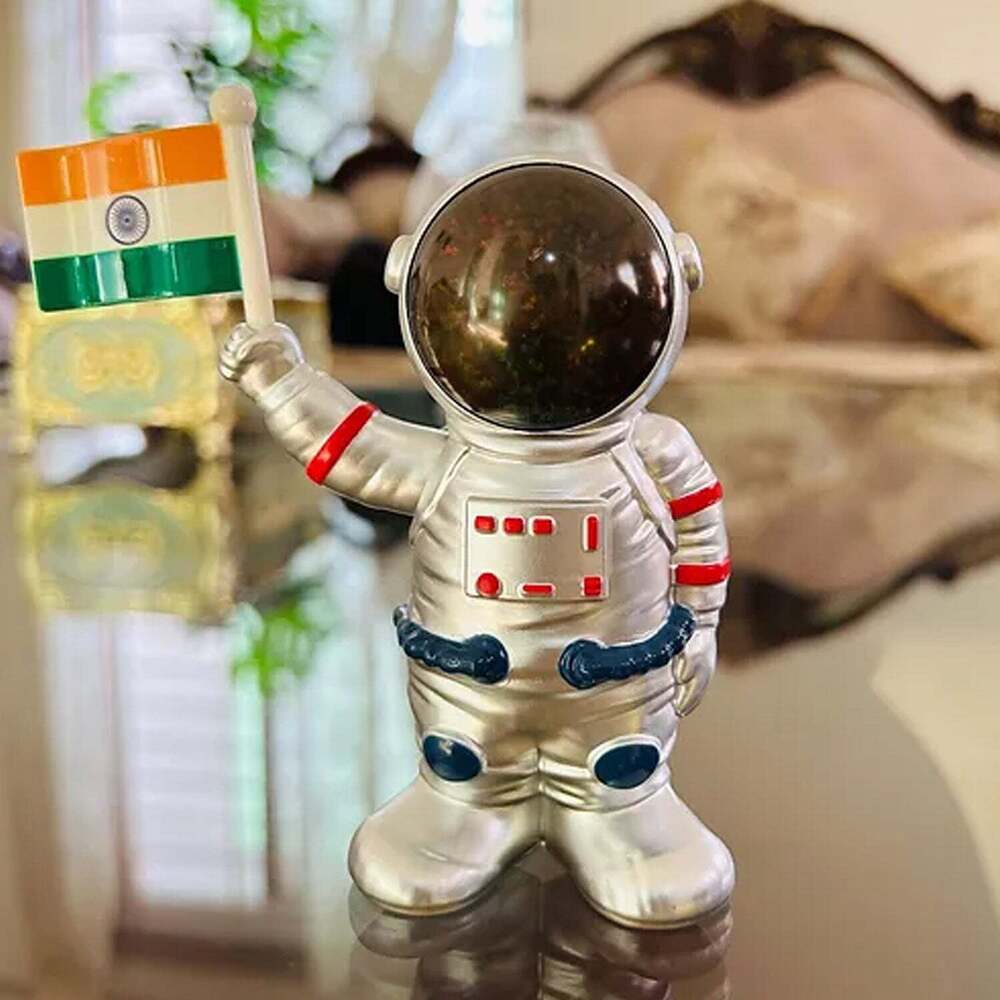 Solar Power Astronaut Ornament Moving Hand With Indian Flags