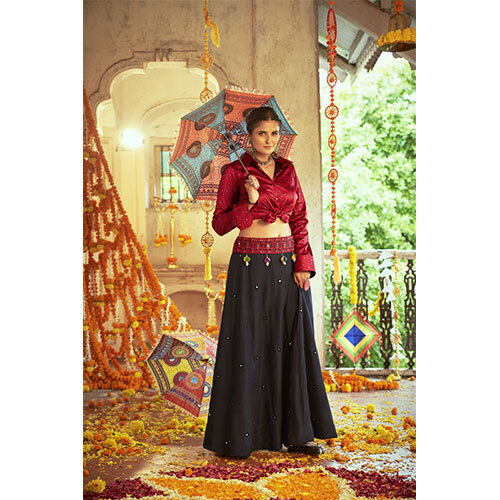2104 CROP TOP