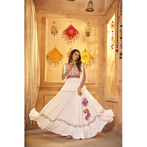 2351 NAVRATRI CHANIYA CHOLI