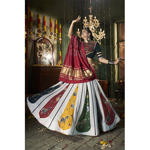 2414 NAVRATRI CHANIYA CHOLI