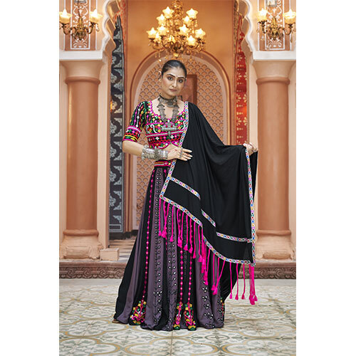 2433 NAVRATRI CHANIYA CHOLI