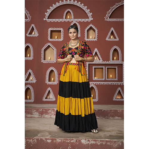 2462 NAVRATRI CHANIYA CHOLI