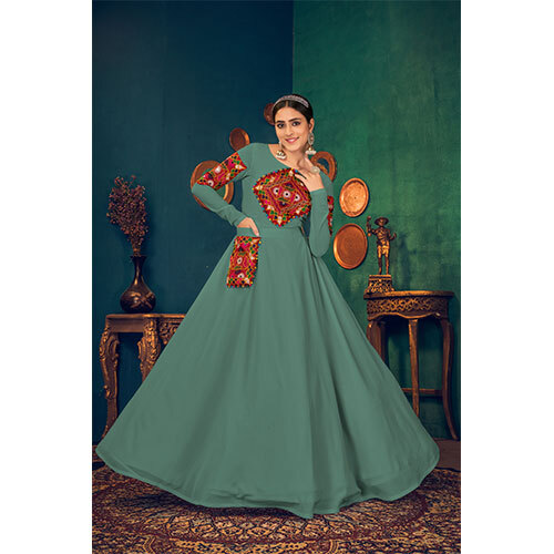 4628 GOWN
