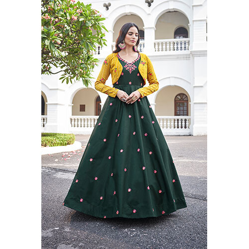 4751 GOWN