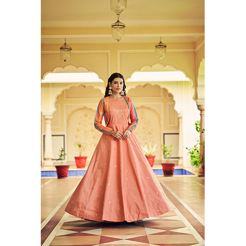 4768 GOWN